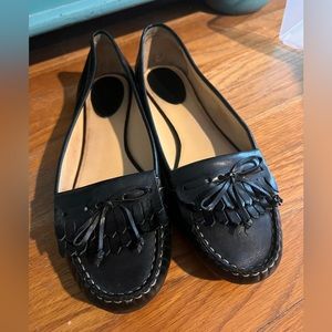 COLE HAAN Women’s KILTY DRIVER BLACK with Leather Fringe Bows size 11